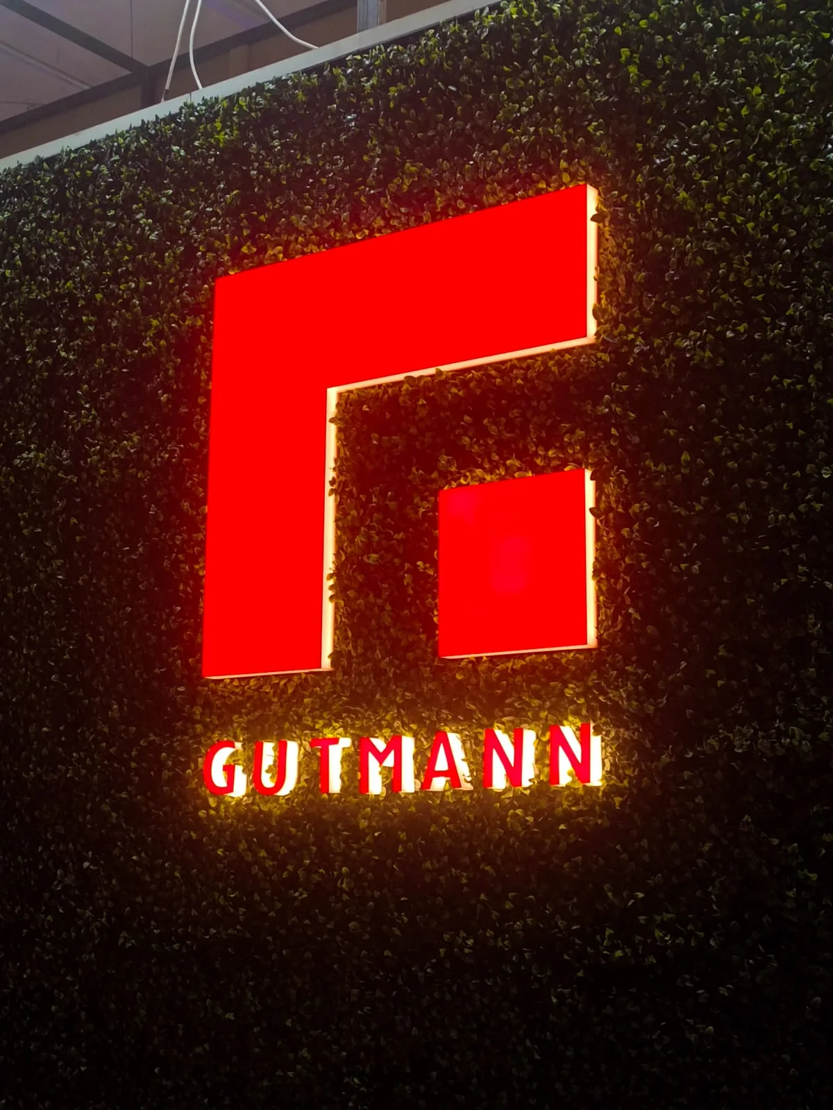 3D emboss letters in Riyadh